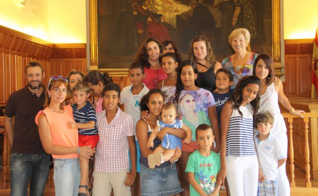Ocho niños saharuis conviven con familias caravaqueñas dentro del programa 'Vacaciones en paz'