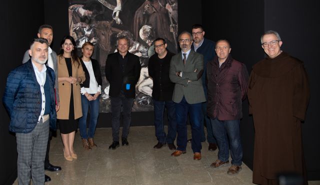 El pintor Santiago Ydáñez expone 'Deus ex machina' en Caravaca de la Cruz