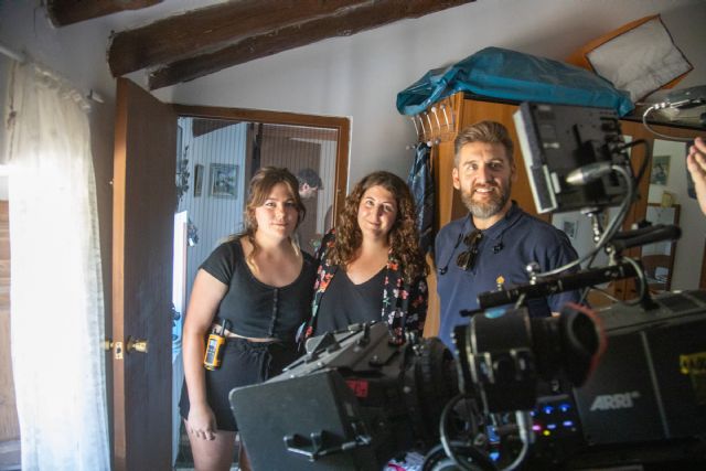 El cortometraje 'Todas mis avispas' se rueda en la pedanía caravaqueña de Benablón con un equipo de jóvenes promesas de la industria del cine
