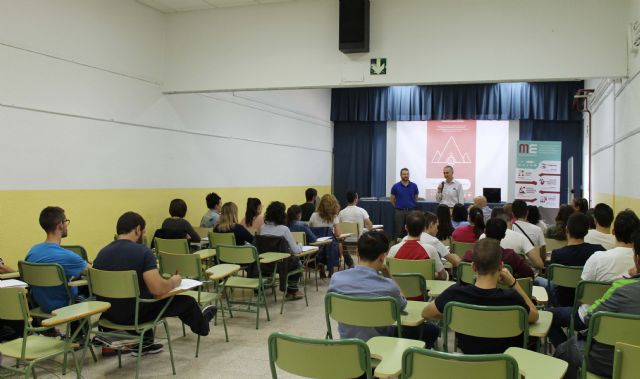 Emprendedores y estudiantes asisten en Caravaca a seminarios del programa 'Murcia Empresa'