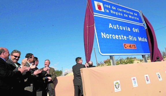 Los socialistas de Caravaca denuncian que la amortización de la autovía a Murcia resta inversiones a la comarca del Noroeste