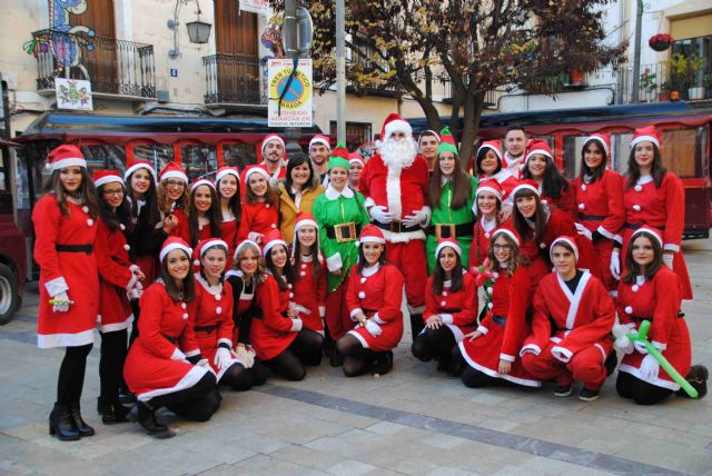 Música y animación para incentivar las compras de Navidad en el comercio local