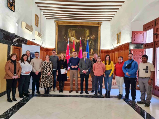 El Ayuntamiento de Caravaca y la Comunidad Autónoma facilitan la primera experiencia laboral a ocho jóvenes titulados