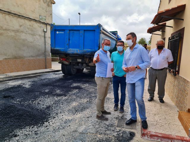 El Ayuntamiento de Caravaca renueva el asfaltado y señalización en 13 calles de pedanías