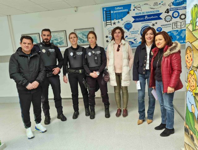 La Policía Local y el CAVI de Caravaca imparten charlas para prevenir la violencia de género entre la población adolescente