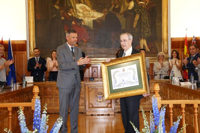 El Ayuntamiento de Caravaca de la Cruz nombra Hijo Predilecto al doctor Juan Manuel Laborda Oñate