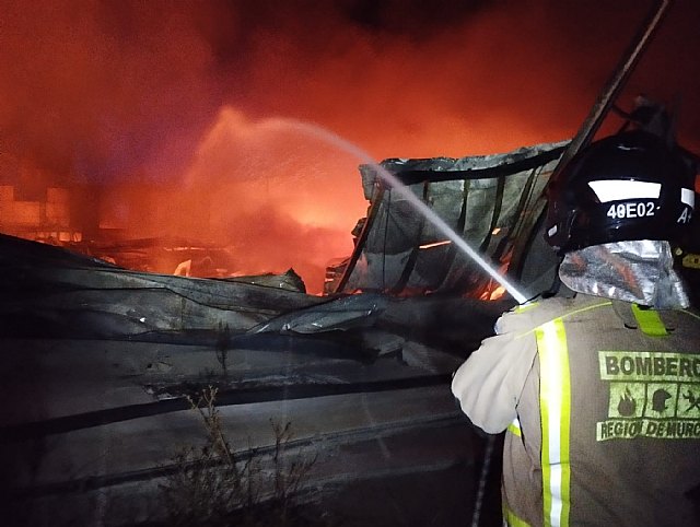 Incendio en una fábrica de calzado en Caravaca de la Cruz