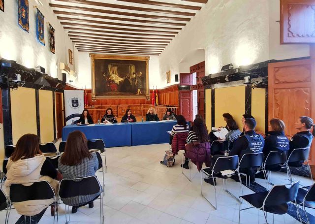 El Ayuntamiento de Caravaca reúne a la Mesa Local de Violencia de Género para hacer balance del trabajo realizado y planificar nuevas actuaciones en materia de prevención