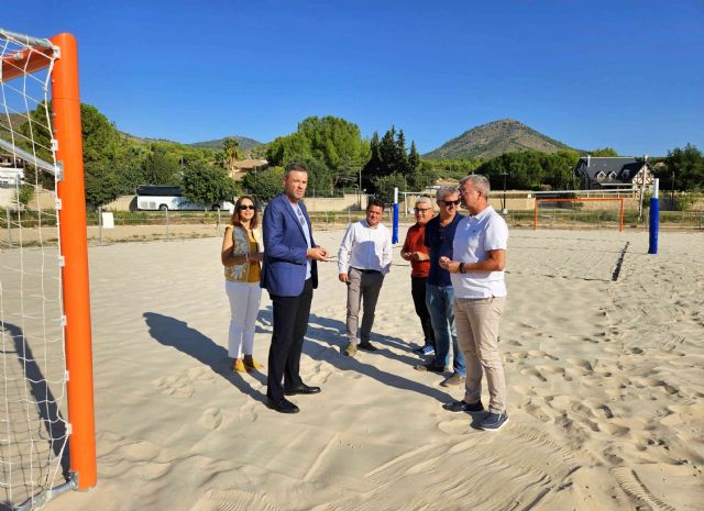 El Parque Mayrena incorpora una nueva pista de playa para practicar vóley, fútbol y tenis