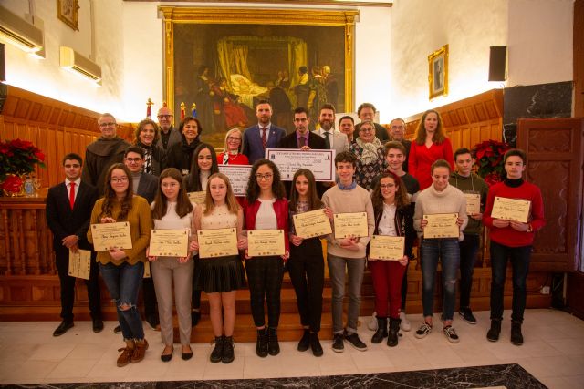 El ferrolano David Rey y la caravaqueña Rafaela Sánchez, galardonados junto a nueve estudiantes en los Premios 'Albacara'