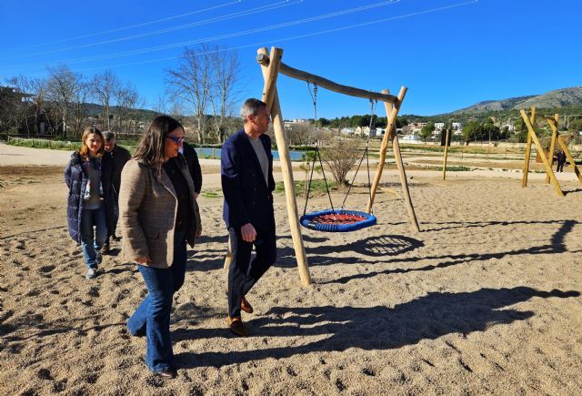 El Ayuntamiento de Caravaca suma nuevas actuaciones en el Parque Mayrena con cantina, aseos accesibles y juegos infantiles