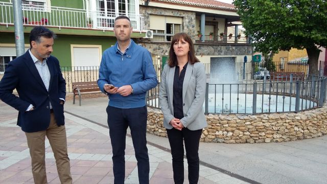 El PP atiende demandas de vecinos de pedanías solicitando el pavimento en el pabellón de Archivel y la instalación de semáforos con pulsador manual