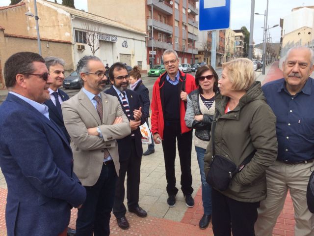 Tres nuevas paradas de autobús acogen a los peregrinos que llegan a Caravaca