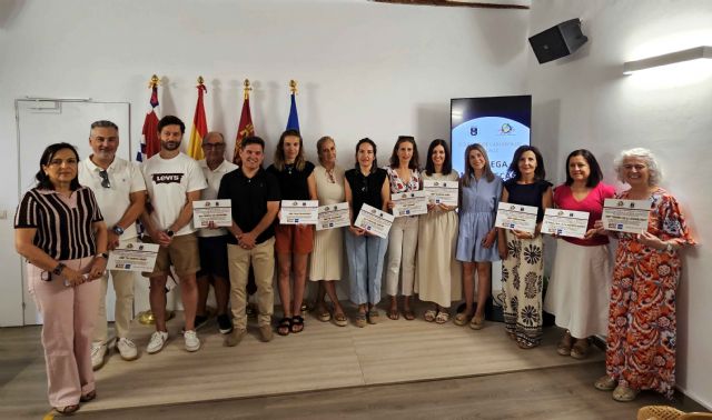 Los centros educativos de Caravaca reciben 5.000 euros en microbecas para apoyar la participación en actividades escolares