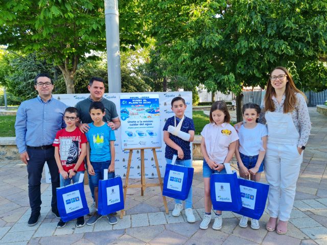 Escolares de Caravaca reciben los premios del concurso de dibujo sobre el uso sostenible del agua