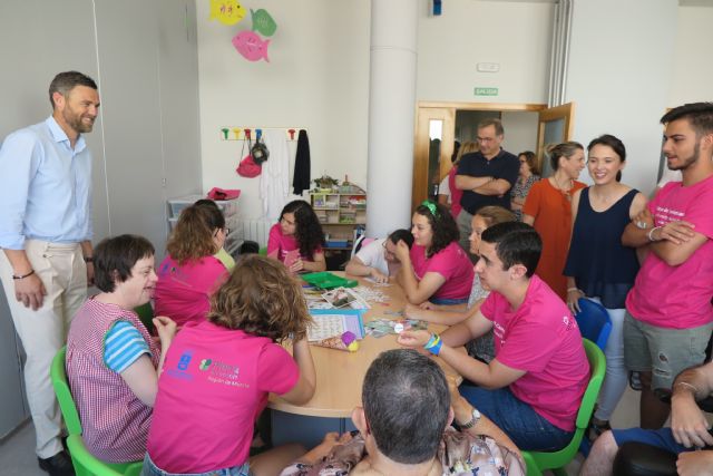 Jóvenes caravaqueños viven una experiencia de voluntariado en el centro y residencia de personas con discapacidad ‘El Copo’