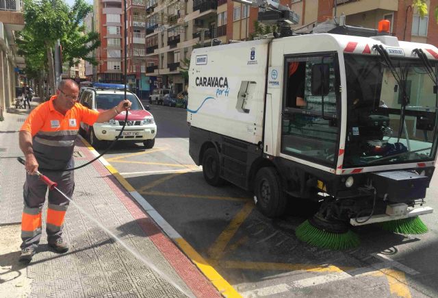 El Ayuntamiento despliega para las fiestas un plan especial de limpieza y mantenimiento espacios públicos