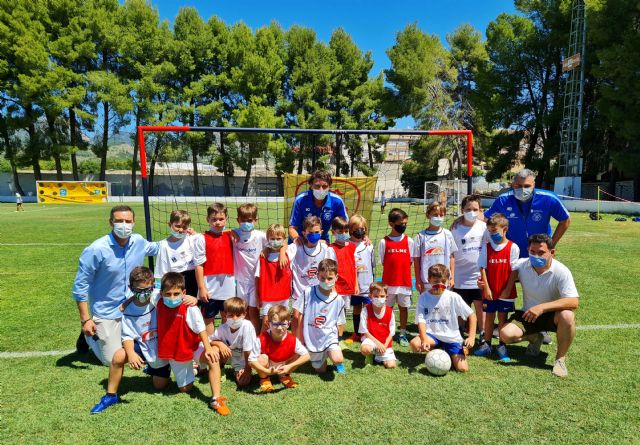 El Campus de Fútbol y Fútbol Sala ‘Mista’ regresa con su veintiuna edición y la participación de más de 80 niños