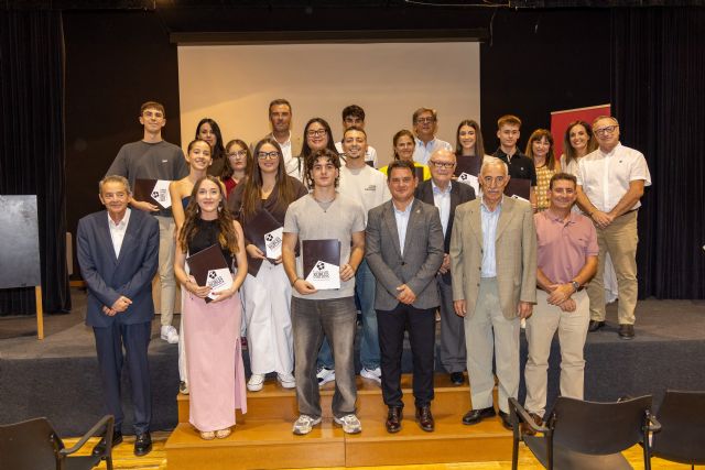 La Fundación Robles Chillida reconoce la excelencia académica de 19 estudiantes en sus premios de la convocatoria 2026