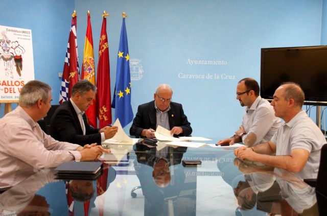Ayuntamiento y Acciona-Generala firman el contrato para los servicios de limpieza, residuos y jardines