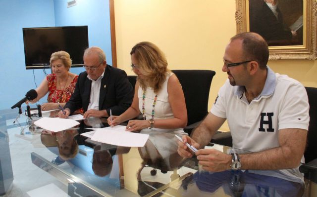 El Ayuntamiento de Caravaca y la OMEP firman un acuerdo para promover el empleo femenino