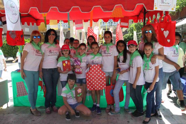 Cooperativas escolares de la Comarca venden sus productos en el mercado semanal de Caravaca