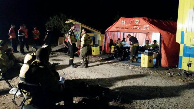 Protección Civil de Caravaca colabora en las labores de extinción del incendio de Zarcilla de Ramos