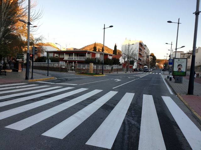 En marcha la segunda fase del plan de renovación de la señalización horizontal, que afecta a travesías del casco urbano y pedanías de Caravaca