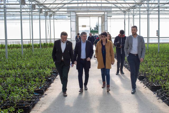 24 mujeres impulsan una empresa innovadora de biotecnología vegetal en la pedanía caravaqueña de Barranda