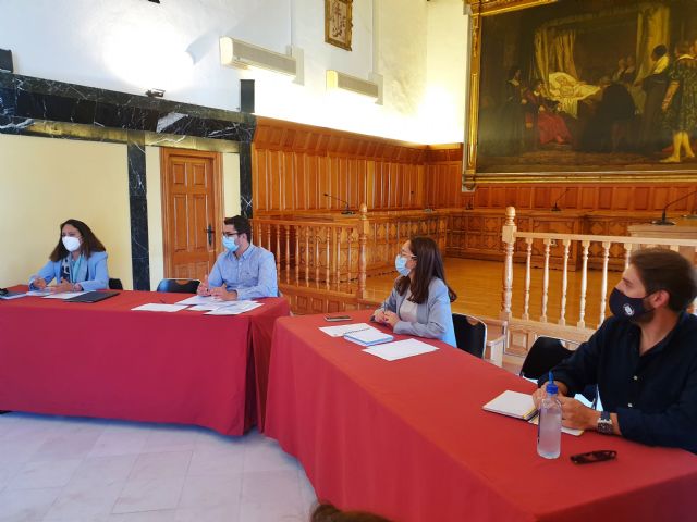 Caravaca pone en marcha el proyecto para incorporar al municipio a la Red de Destinos Turísticos Inteligentes con una reunión de trabajo de las concejalías y responsables de áreas municipales