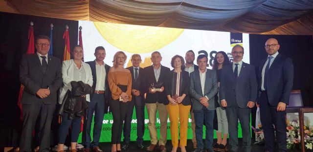La sociedad ‘Yute de Caravaca’ recibe uno de los premios ‘Arco Iris’ de UCOMUR, en el XXVIII 'Día Mundial del Cooperativismo'