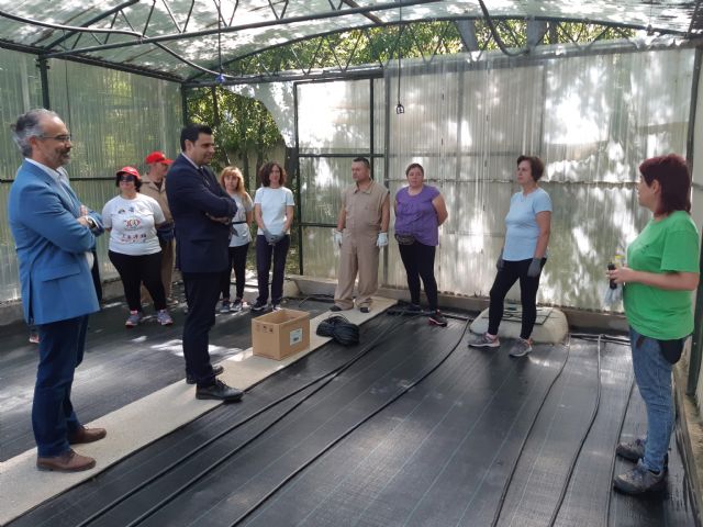 Veinte desempleados de Caravaca de la Cruz se especializan en jardinería y limpieza con un programa de la Comunidad