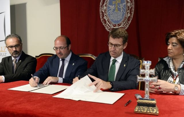 Murcia y Galicia estrechan la colaboración para unir los caminos de la Cruz de Caravaca y Santiago de Compostela