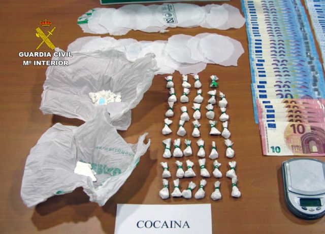 La Guardia Civil desmantela un punto de venta de cocaína al menudeo