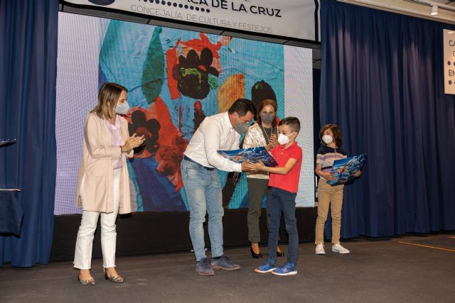 La asociación 'Unidad y Fraternidad', con el apoyo del Ayuntamiento de Caravaca, concede los premios de los concursos escolares del 'Día la Fraternidad'
