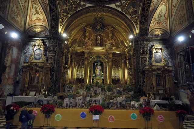 La iglesia de San José alberga el Belén Municipal de Caravaca de la Cruz, con más de 200 figuras y numerosas construcciones