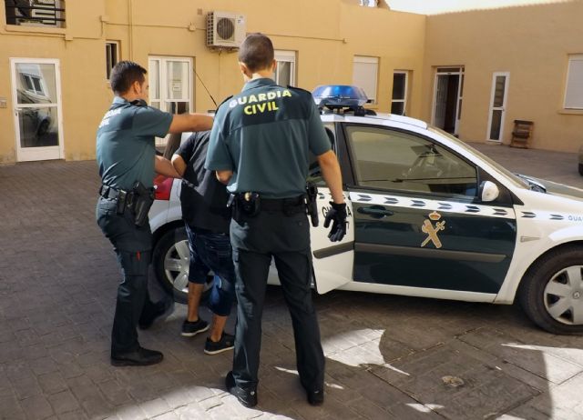 La Guardia Civil detiene a un joven delincuente por varios robos a vecinos de Caravaca de la Cruz