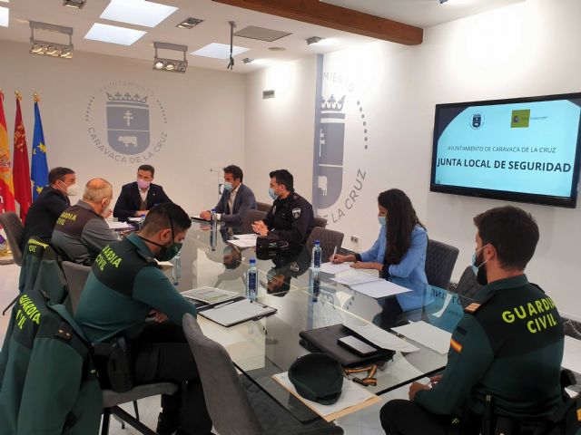 Caravaca pide en la Junta Local de Seguridad que la vigilancia de los inmigrantes de 'El Cenajo' no recaiga en los agentes de la Guardia Civil del Cuartel de la localidad
