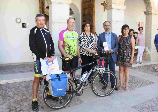 Ciclistas de BiciMur realizan la ruta 'Triángulo Santo', que une Santiago, Liébana y Caravaca