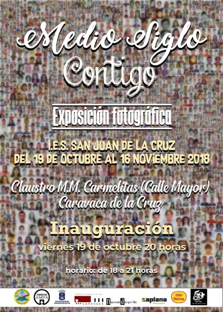 ‘Medio siglo contigo’, la exposición que reúne cerca de 11.000 fotografías de profesores y alumnos del IES 'San Juan de la Cruz'