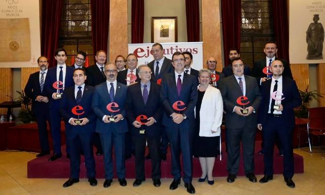 Caravaca recibe uno de los premios 'Ejecutivos de la Región de Murcia' por la promoción turística del Año Jubilar 2017