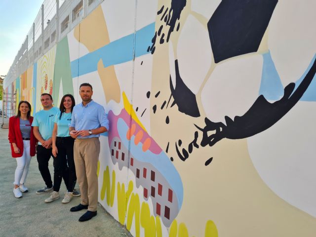 Un mural artístico de cerca de cien metros decorará los exteriores del Complejo Deportivo Francisco Fernández Torralba