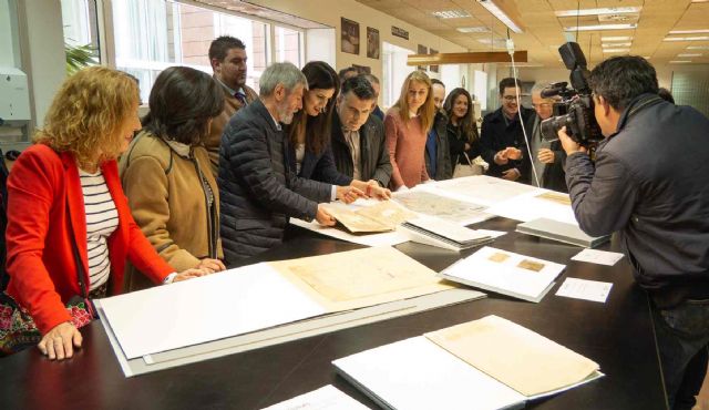 Caravaca recibe, tras su restauración, el documento histórico de la ‘Confirmación de privilegios a la villa por los Reyes Católicos’
