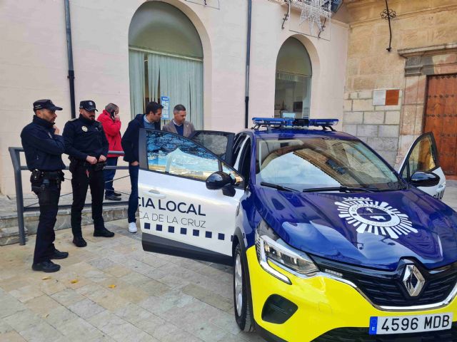 El Ayuntamiento de Caravaca continúa reforzando los medios de la Policía Local, incorporando a su flota el primer vehículo híbrido