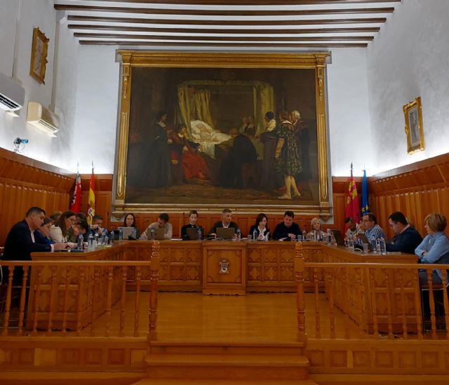 El pleno acuerda solicitar al ministerio de Transportes la conexión del Noroeste con la estación ferroviaria de Albacete