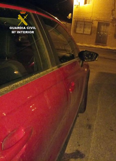La Guardia Civil atribuye a un vecino de Archivel daños intencionados en cuatro vehículos
