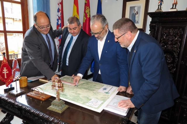 Los ayuntamientos de Caravaca y Vélez Blanco inician el proyecto de señalización del 'Camino Real de los Vélez'