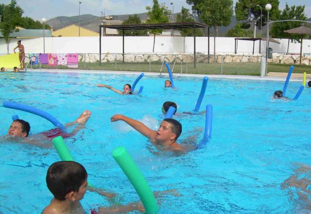 La Concejalía de Deportes cierra la campaña municipal 'Aprende a Nadar' con 475 alumnos